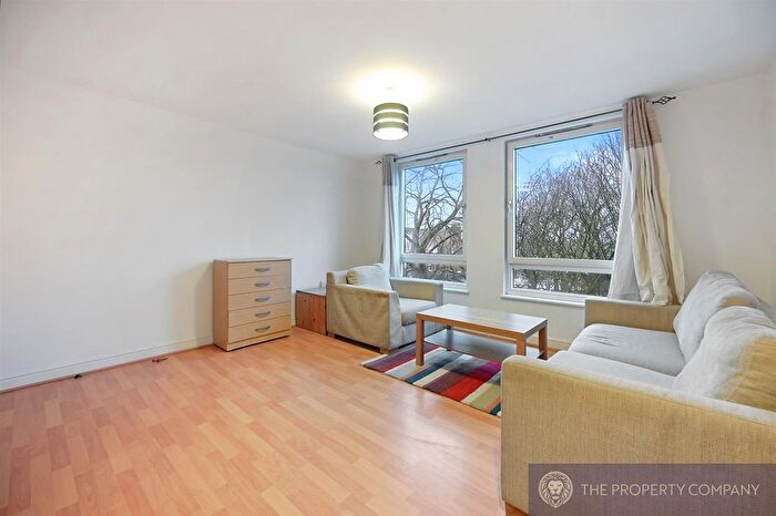 2 Bedroom Flat To Rent In Crown Close, Wood Green, N22