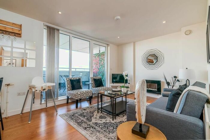 3 Bedroom Flat To Rent In Ward Road, London, E15