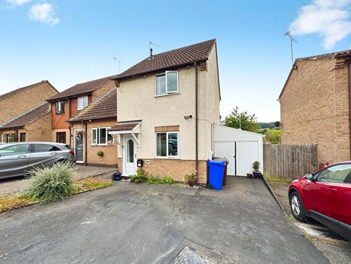 2 Bedroom Town House For Sale In Cottesmore Close, Burton-On-Trent, DE15