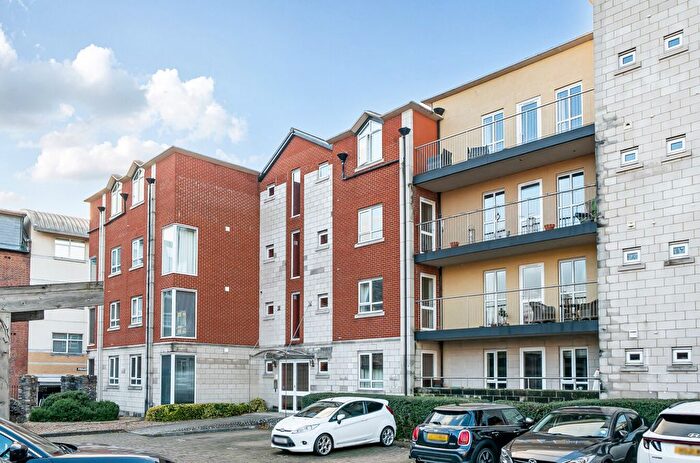 2 Bedroom Flat For Sale In Gloucester Square, Southampton, Hampshire, SO14