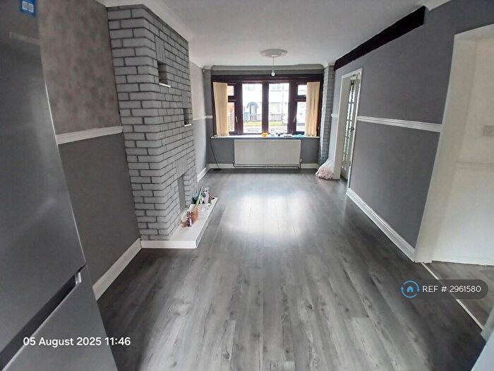 3 Bedroom Semi Detached House To Rent In Goodway Road, Birmingham, B44