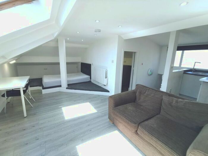 1 Bedroom Flat To Rent In Trinity Street, Huddersfield, HD1