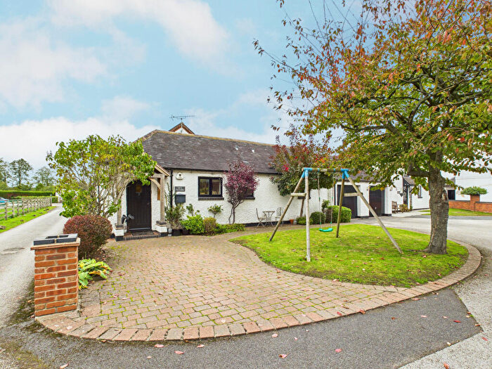 3 Bedroom Barn Conversion For Sale In The Stables, Hargate House Farm, Egginton Road, Hilton, DE65