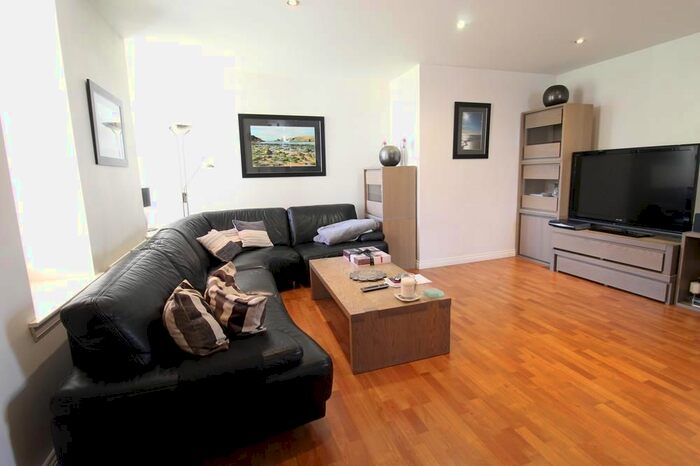 3 Bedroom Flat To Rent In Woodlands Avenue, Cults, AB15