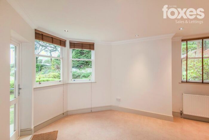2 Bedroom Apartment To Rent In Pirbright House, West Cliff Gardens, Bournemouth, Dorset, BH2