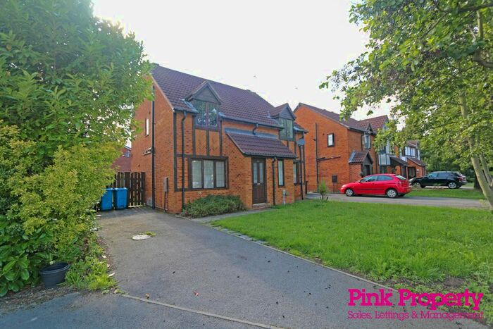 2 Bedroom Semi-Detached House To Rent In Fuchsia Drive, Hull, HU4