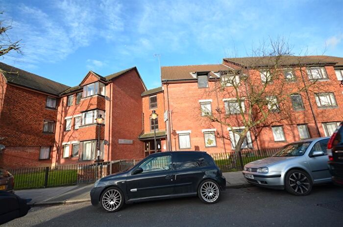 3 Bedroom Flat To Rent In Pargraves Court, Wembley, Middlesex, HA9