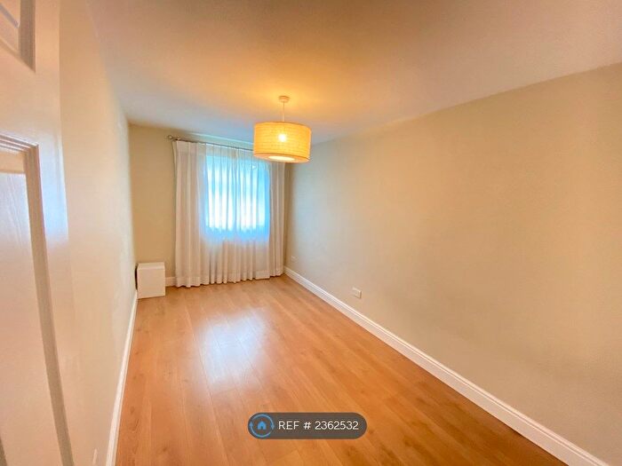 1 Bedroom Flat To Rent In Courtfield Gardens, London, W13