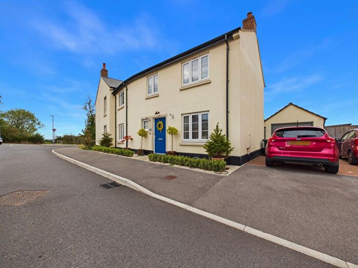 3 Bedroom Semi-Detached House For Sale In Stoke Meadow, Calne, SN11