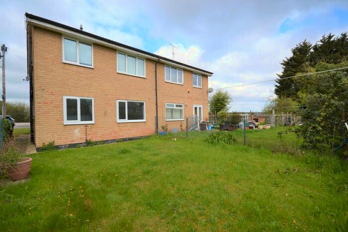 2 Bedroom Ground Flat To Rent In Gayton Close, Doncaster, DN4