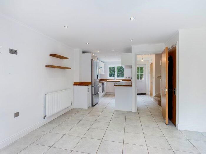 4 Bedroom Terraced House To Rent In Skippetts Gardens, Cranbourne, Basingstoke, RG21