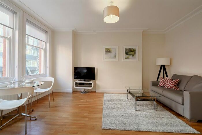 2 Bedroom Flat To Rent In Hamlet Gardens, King Street, Ravenscourt Park, W6