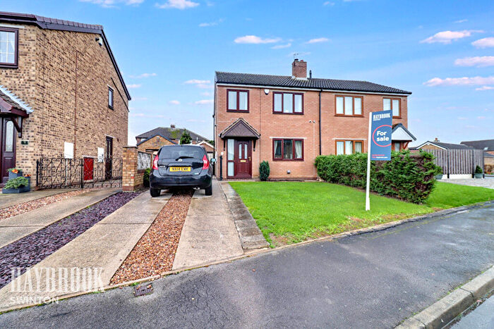 3 Bedroom Semi Detached House For Sale In St Helens Close, Thurnscoe, S63