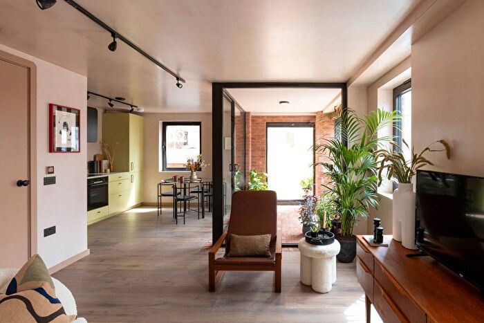 2 Bedroom Flat For Sale In Harrow Road, Kensal Green, London, NW10