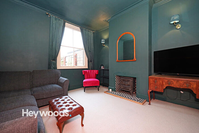 4 Bedroom Town House To Rent In Northesk Street, Stone, Staffordshire, ST15