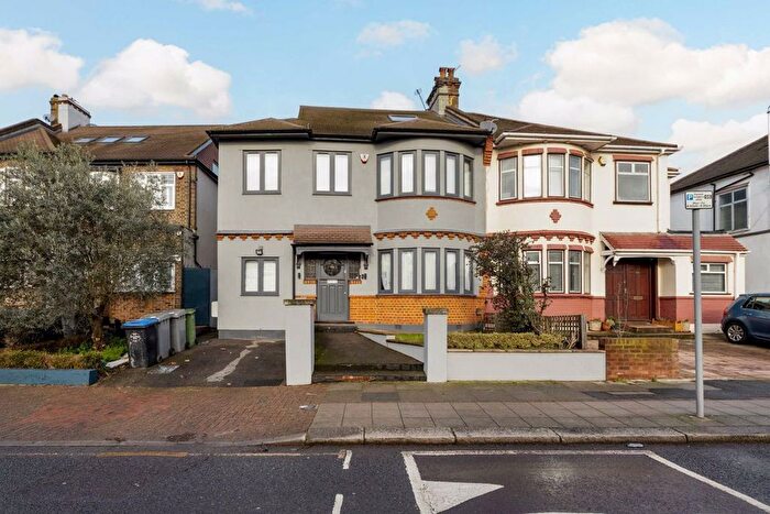 4 Bedroom Property To Rent In Donnington Road, Kensal Rise, NW10