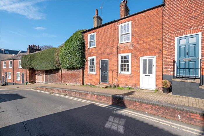 2 Bedroom End Of Terrace House For Sale In Spencer Street, St. Albans, Hertfordshire, AL3