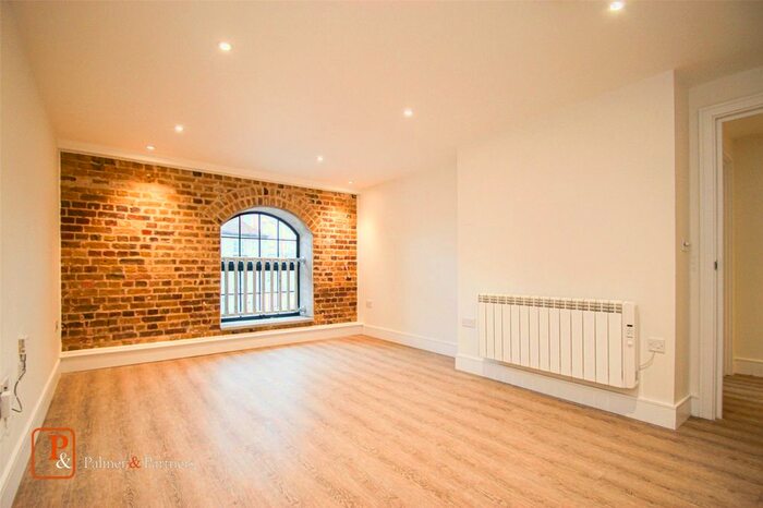 1 Bedroom Flat To Rent In Maponite Buildings, Hawkins Road, Colchester, Essex, CO2