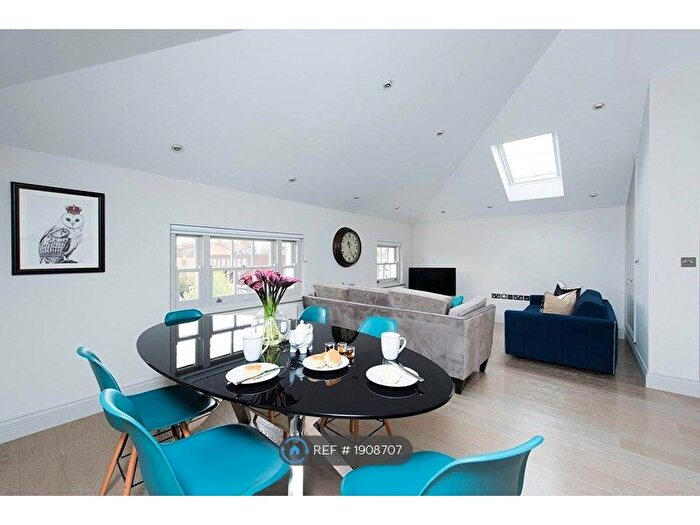 1 Bedroom Flat To Rent In Goldhawk Road, London, W12