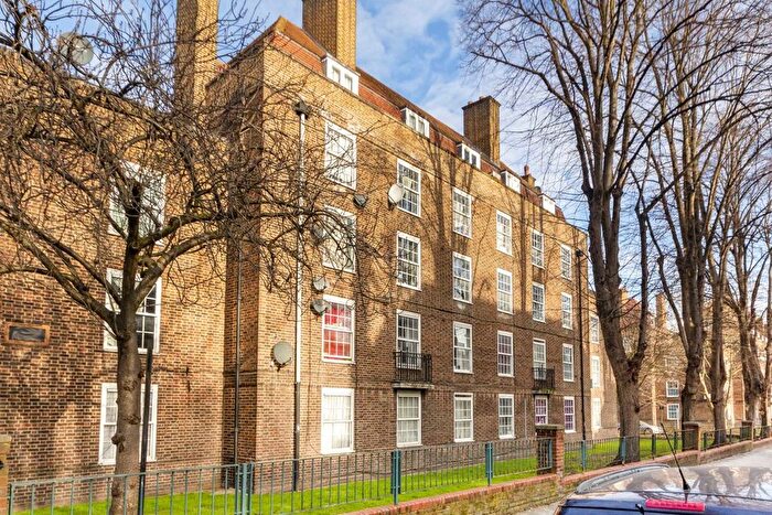 2 Bedroom Flat To Rent In Union Grove, Clapham, SW8