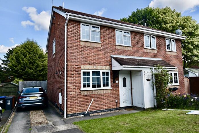 3 Bedroom Semi-Detached House To Rent In Miller Hill, Northampton, NN4