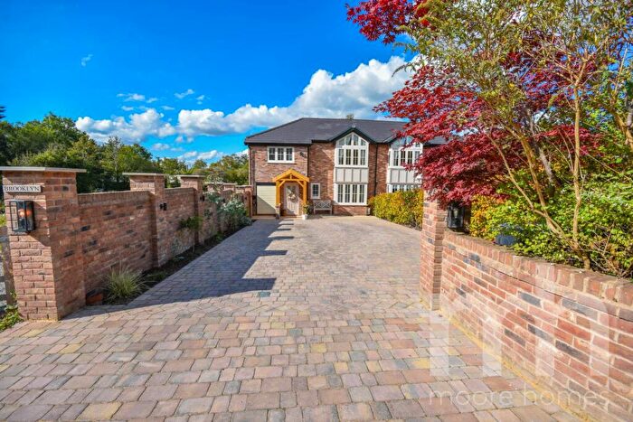 3 Bedroom Semi-Detached House For Sale In Moggie Lane, Adlington, SK10