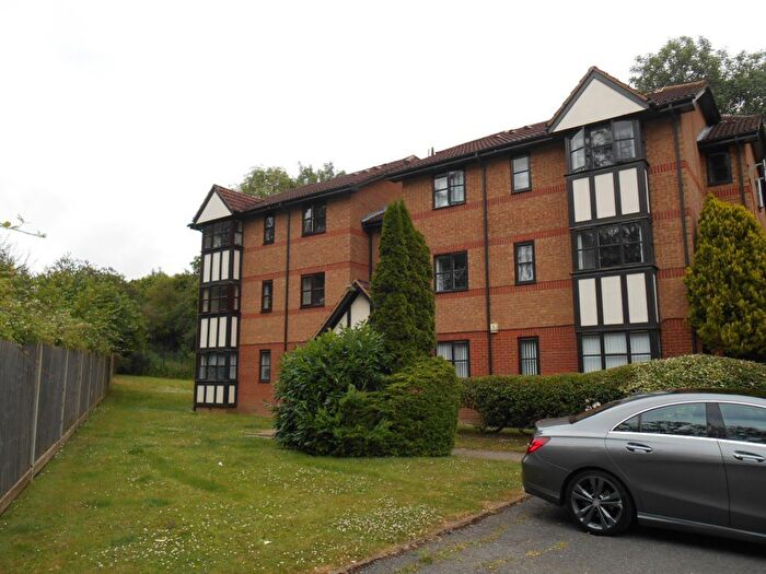 1 Bedroom Flat To Rent In Osprey Close, Falcon Way, Watford, WD25