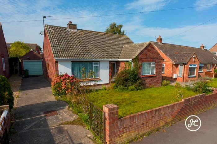 3 Bedroom Detached Bungalow For Sale In Hawkridge Road, Bridgwater, TA6