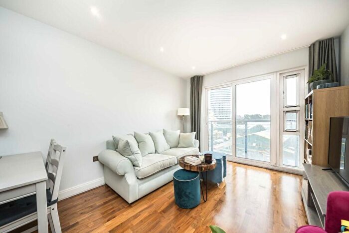 1 Bedroom Flat For Sale In Holman Road, Battersea, SW11