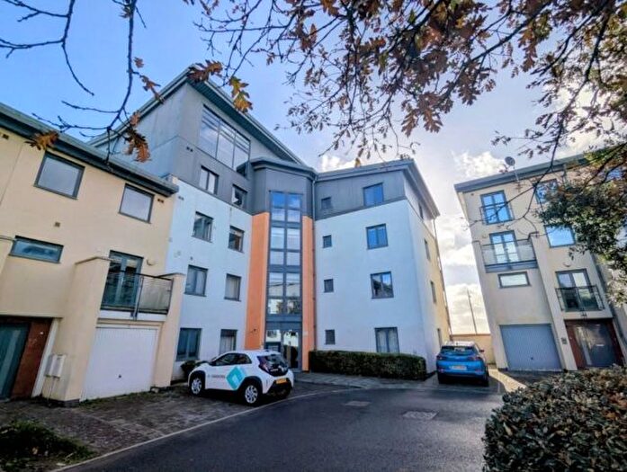 2 Bedroom Flat To Rent In St Christophers Court, Marina, Swansea, SA1