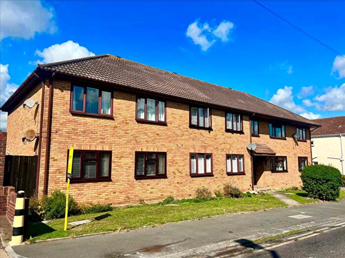 2 Bedroom Apartment To Rent In Leigh On Sea, SS9