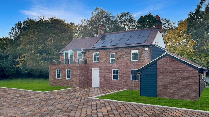 6 Bedroom Detached House For Sale In London Road, Wendover, Aylesbury, HP22