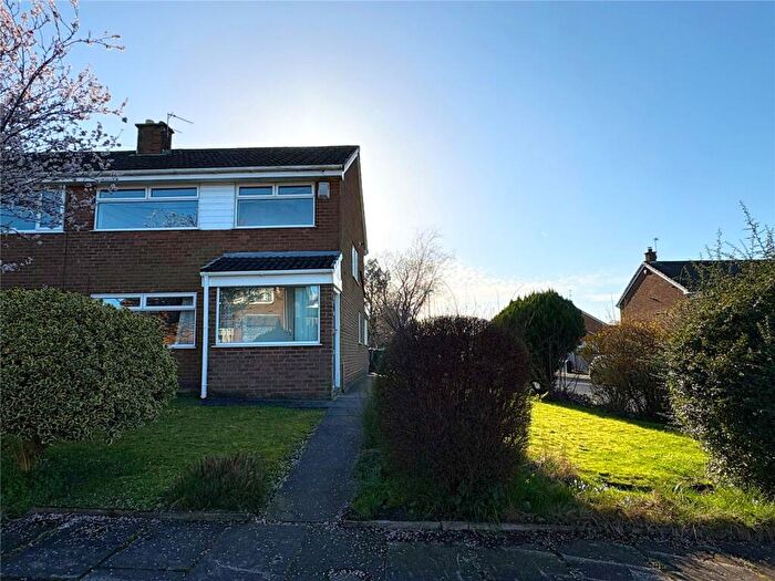 3 Bedroom Semi-Detached House For Sale In St. Annes Gardens, Heywood, Greater Manchester, OL10