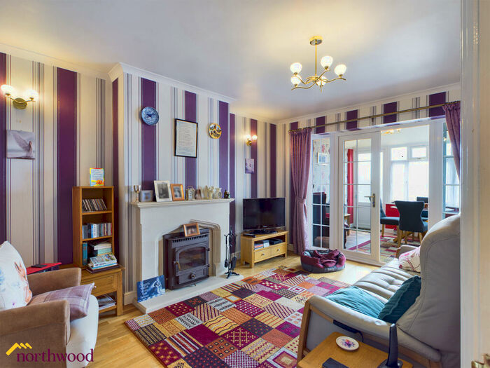 2 Bedroom Semi-Detached Bungalow For Sale In Chapel Lane, Little Bourton, OX17