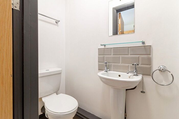 2 Bedroom Flat To Rent In Flat, The Rayner Building, - Portland Street, LN5