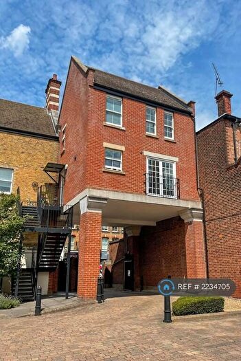 2 Bedroom Maisonette To Rent In The Met Apartments, London, SE12