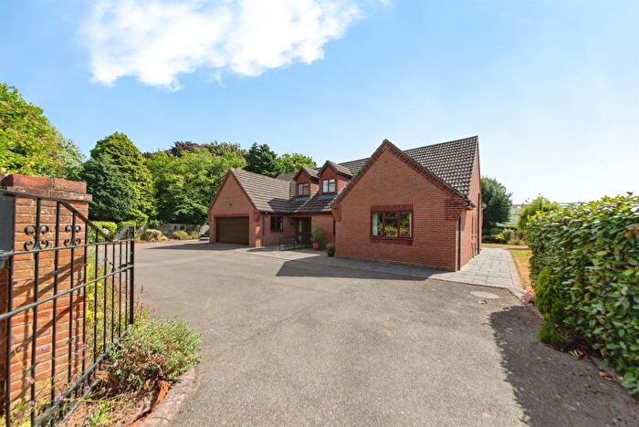 4 Bedroom Bungalow For Sale In Green Pastures, Whaplode, Spalding, PE12