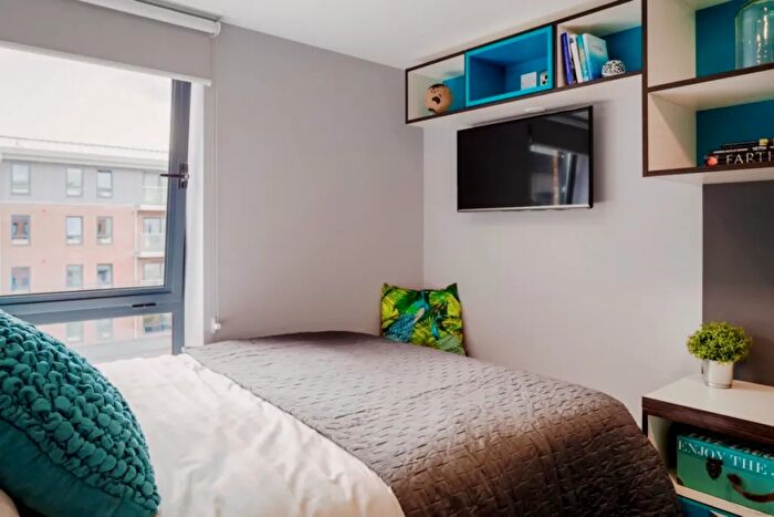 40 Bedroom Flat To Rent In Cardigan Road, Leeds, LS6