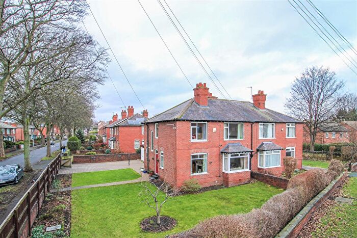 3 Bedroom Semi Detached House For Sale In Alverthorpe Road, Wakefield, WF2