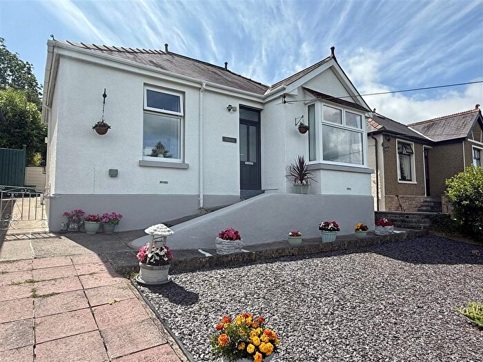 2 Bedroom Bungalow For Sale In Ponthenry Road, Pontyates, Llanelli, SA15