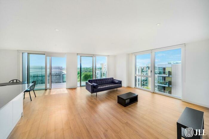 2 Bedroom Apartment For Sale In Devan Grove London, N4
