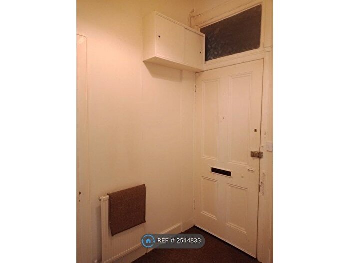 1 Bedroom Flat To Rent In Millar Place, Edinburgh, EH10