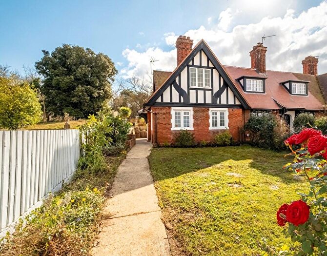 3 Bedroom Semi-Detached House For Sale In Bawdsey, Woodbridge, IP12