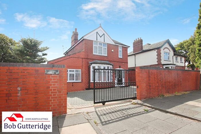 3 Bedroom Detached House For Sale In Fegg Hayes Road, Chell, Stoke-On-Trent, ST6