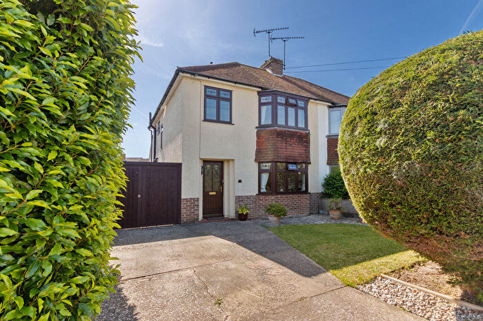 3 Bedroom Semi-Detached House For Sale In Parklands Road, Chichester, PO19