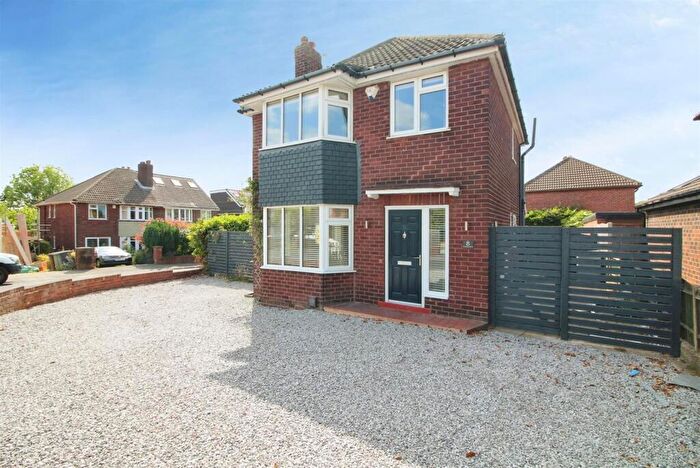 3 Bedroom Detached House For Sale In Lawefield Avenue, Rothwell, Leeds, LS26