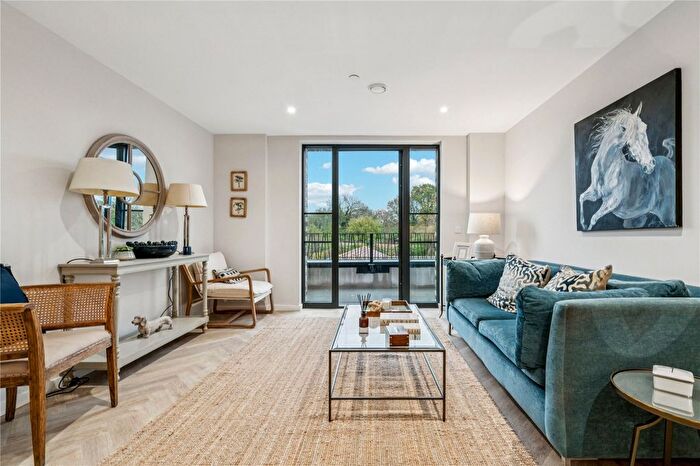 2 Bedroom Flat For Sale In Fallsbrook Road, SW16