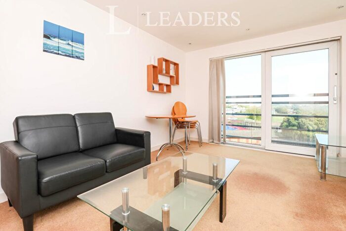 1 Bedroom Flat To Rent In The Crescent, Gunwharf Quays, Portsmouth, PO1