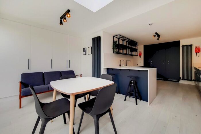 1 Bedroom Terraced House To Rent In Hospital Way, Hither Green, Lewisham, London, SE13