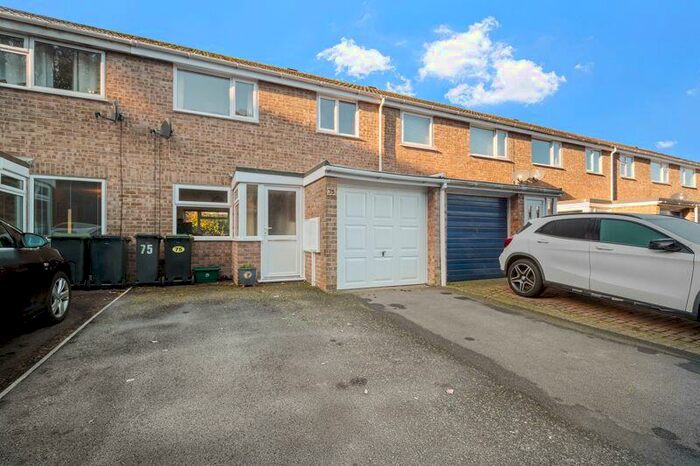 3 Bedroom Terraced House To Rent In Princes Drive, Weymouth, DT4